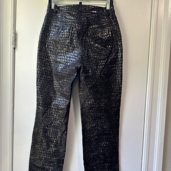 Newportnews Easy Style Croc Embossed Reptile Print Leather Pants Size 10T - Picture 6 of 11